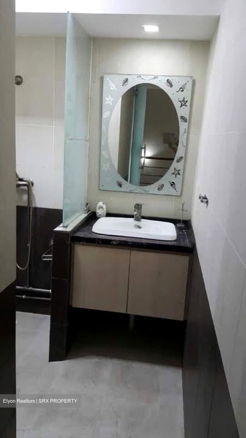 Blk 121 Bukit Batok Central (Bukit Batok), HDB Executive #592000111